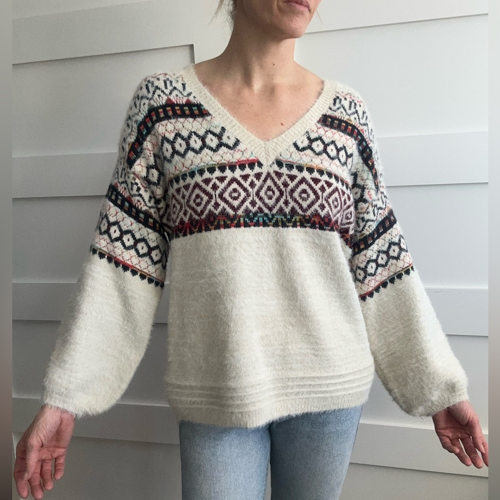 Cream Patterned Shimmery Sweater - Picture 2 of 5